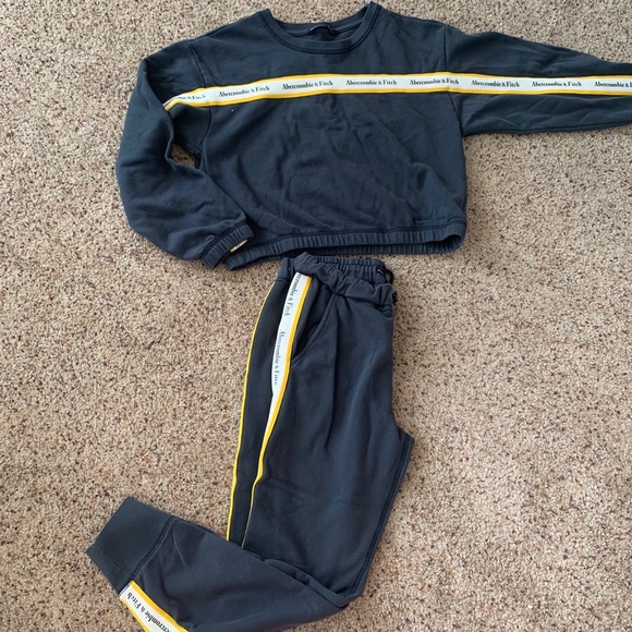 Abercrombie & Fitch Other - Abercrombie and Fitch sweatsuit